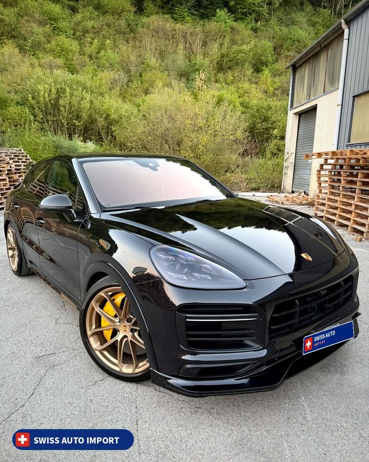 Porsche Cayenne Turbo S Coupé noire importée de Suisse